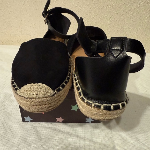 Old Navy Black and Tan Espadrille Sandals - Picture 10 of 14